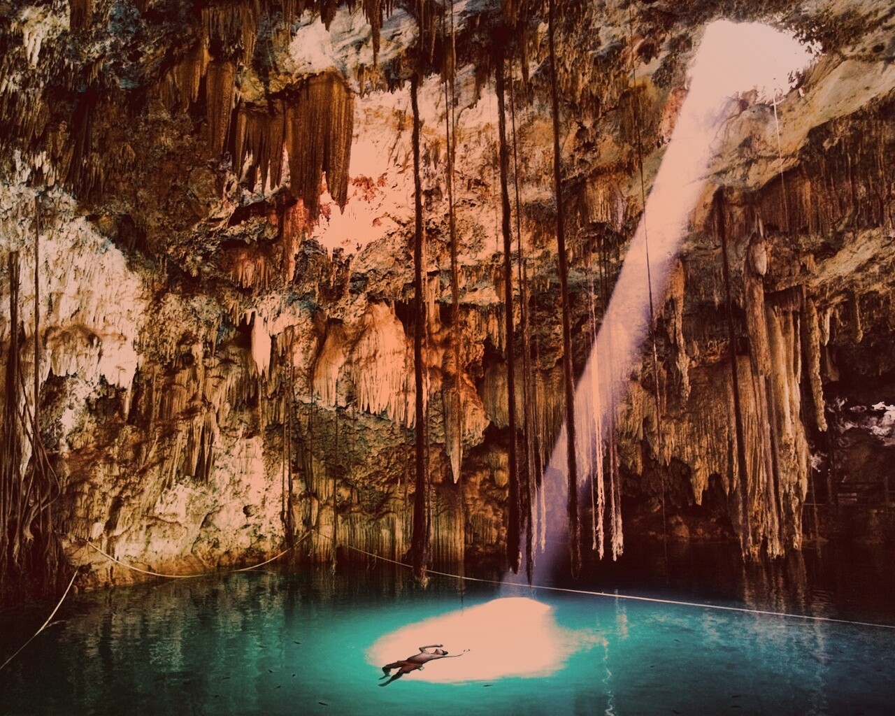 Пещера сталактитов обои