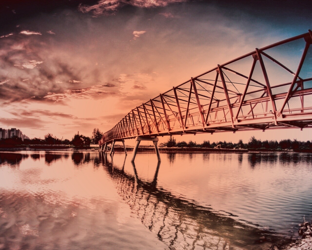 Мост через реку обои