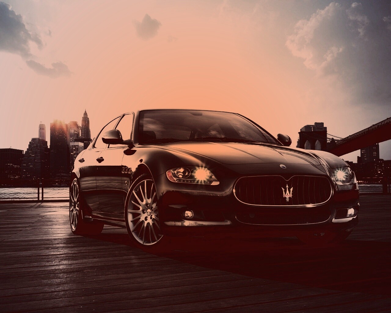 Черная мазерати на пирсе обои