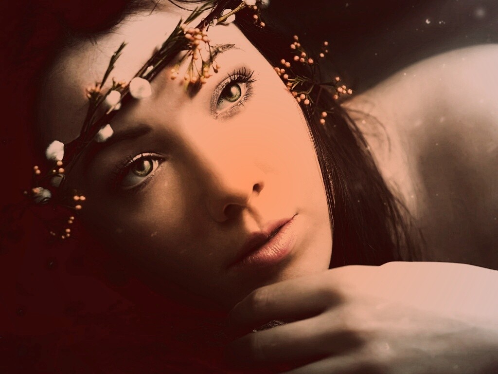 Девушка в венке обои