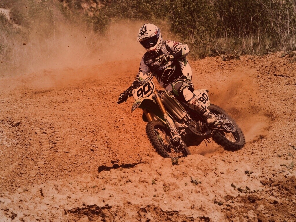 На мототреке обои