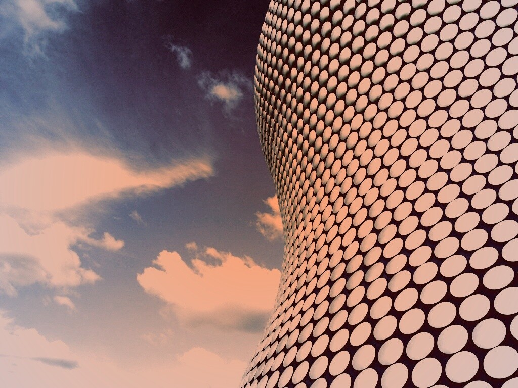 Стена из белых кругов обои