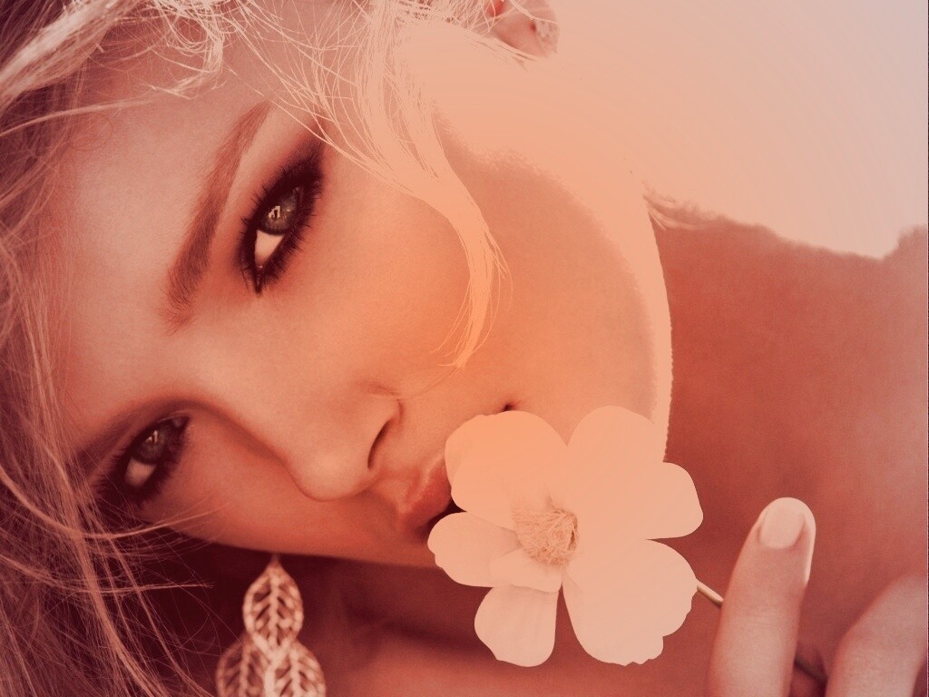 Красавица с белым цветком обои