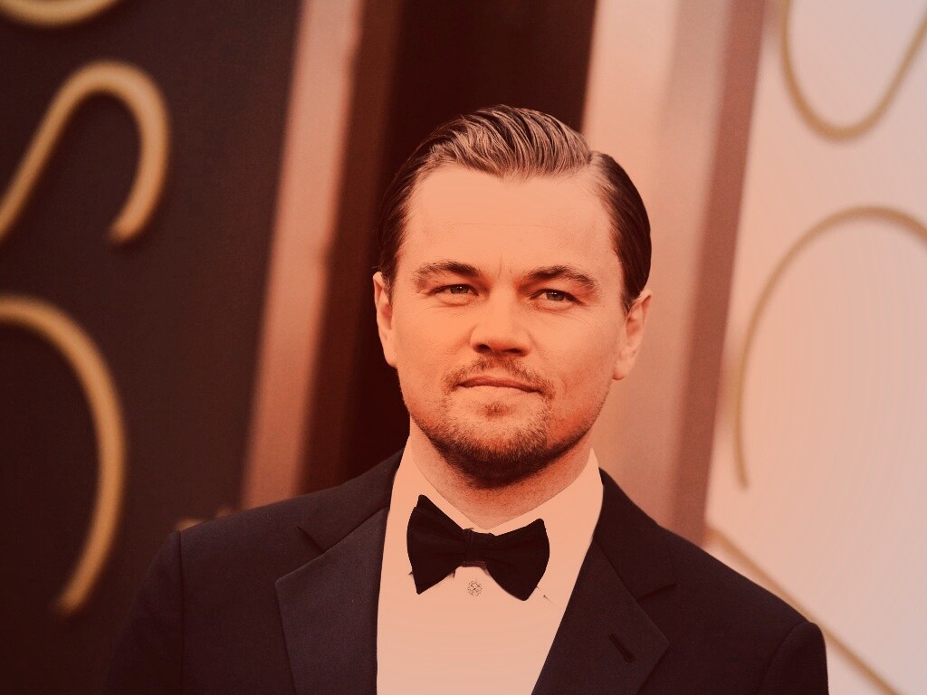 Леонардо Дикаприо в костюме обои