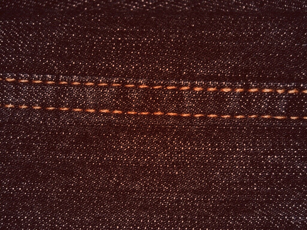 Темная джинсовая ткань со строчкой обои