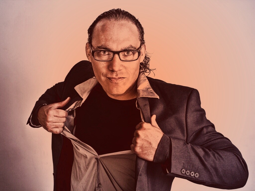 Спешит на помощь обои