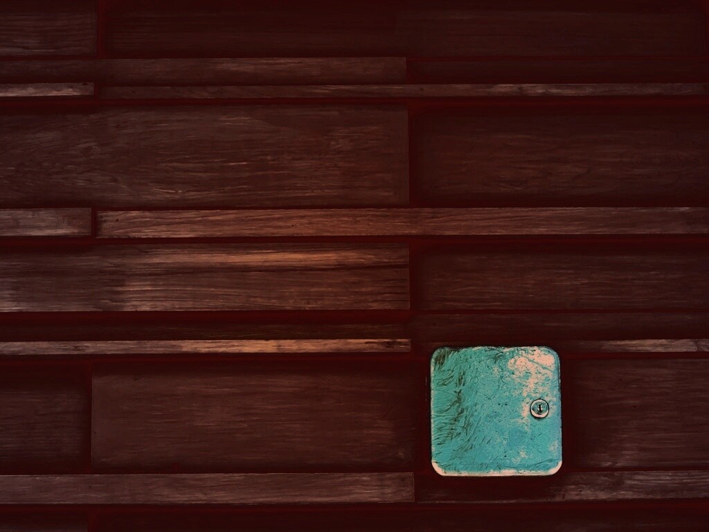 Коробка на деревянной стене обои