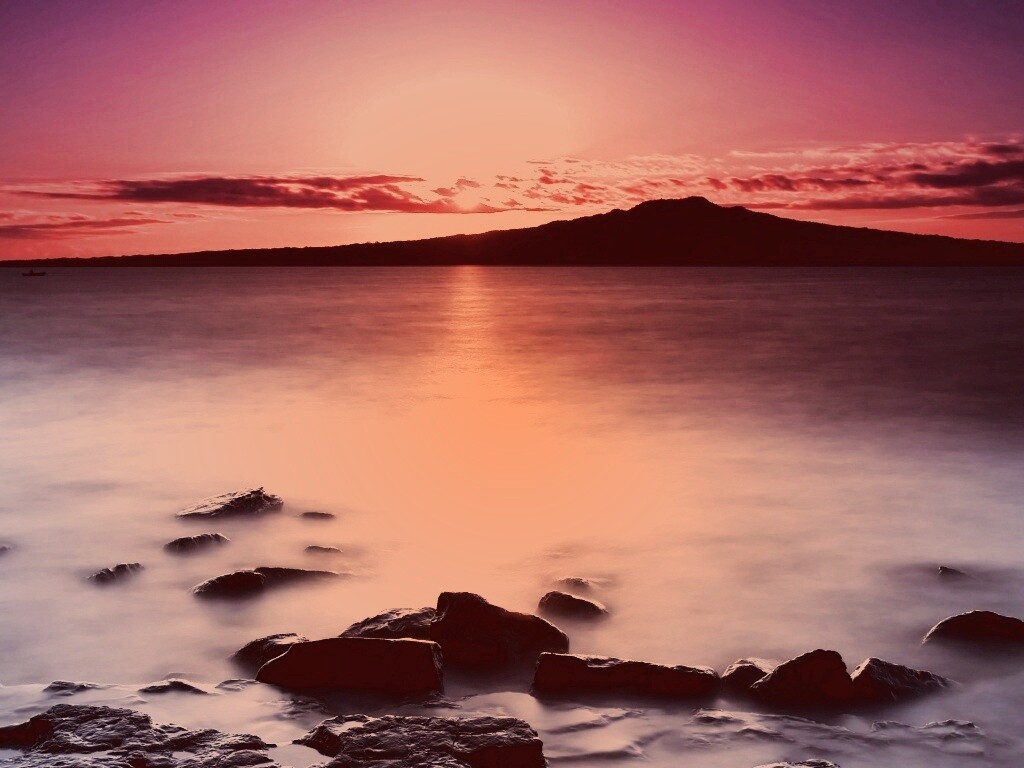 Восход над озером обои