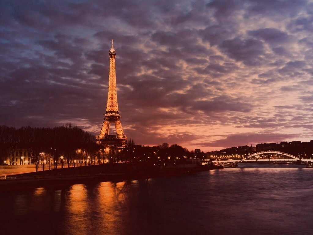 Эйфелева башня в Париже обои