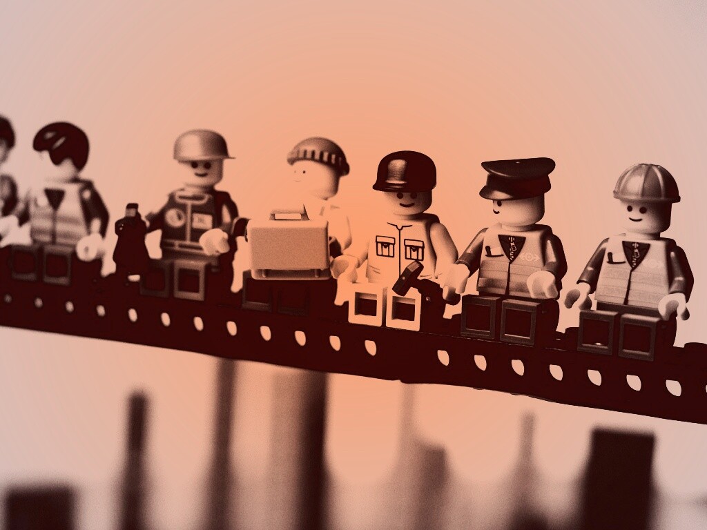 Lego строители обедают на балке обои