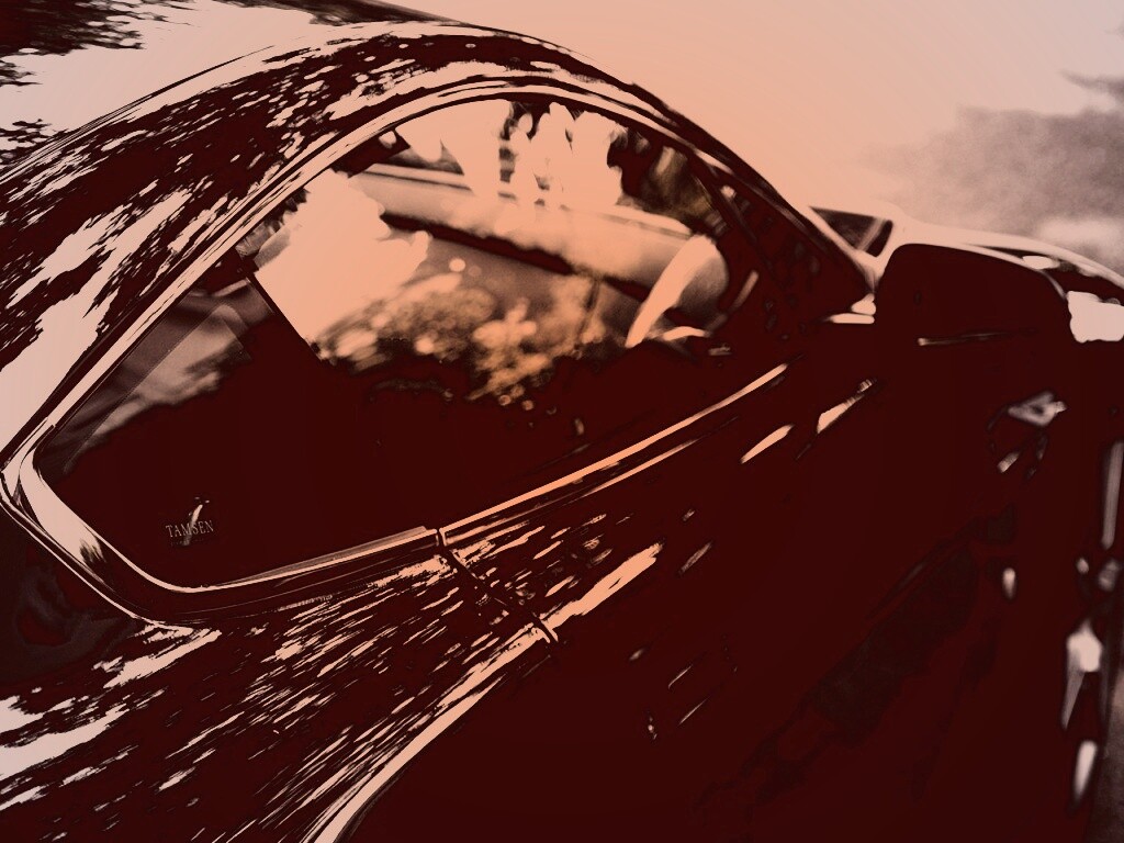 Астон-мартин боковое стекло обои