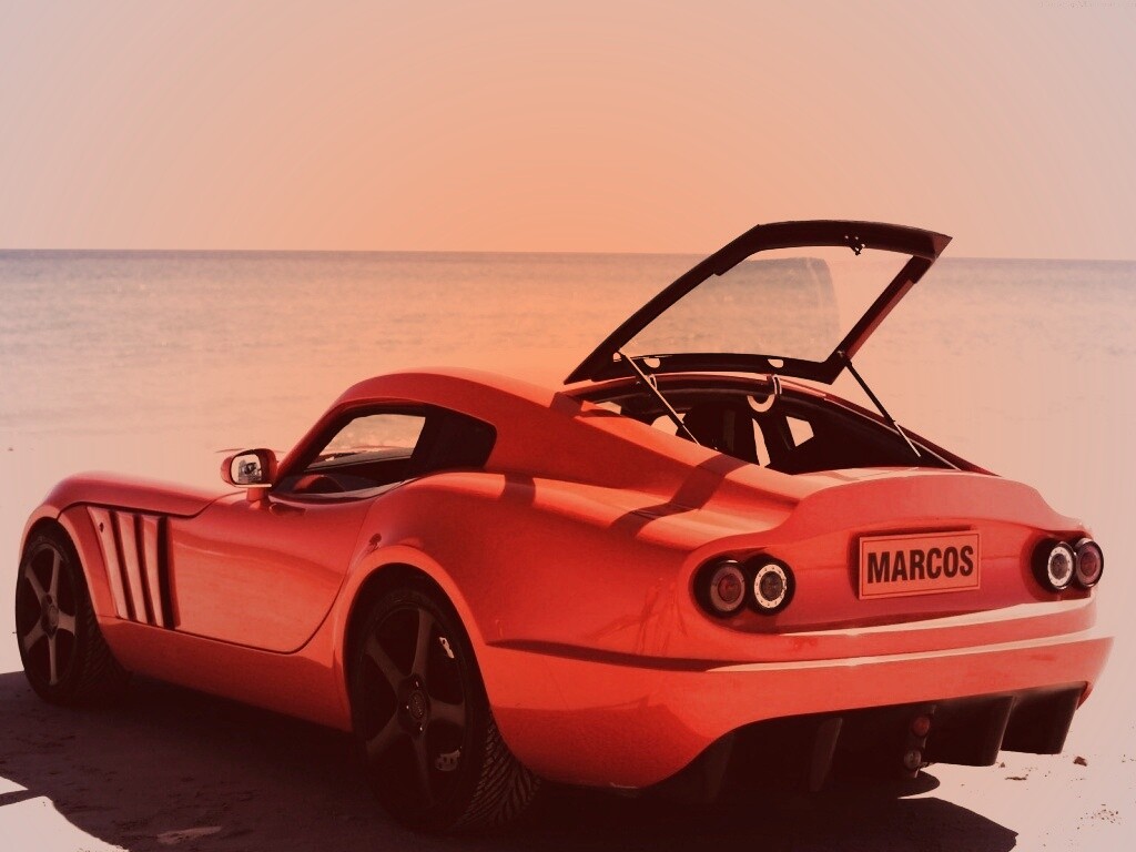 Marcos на пляже обои