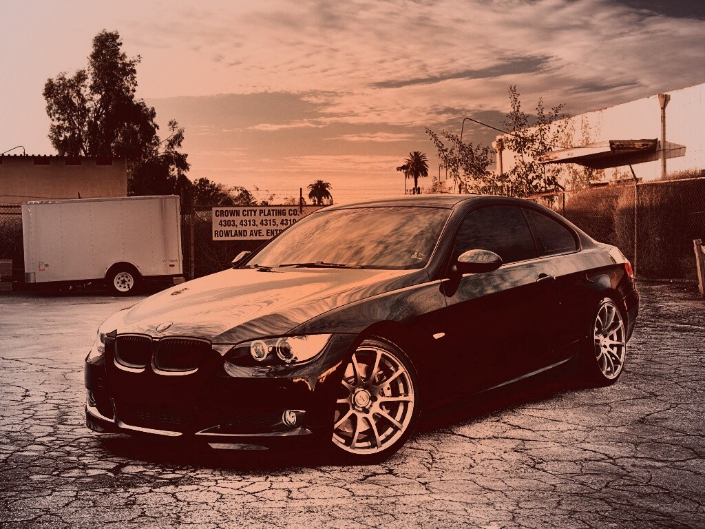 Чёрный БМВ обои