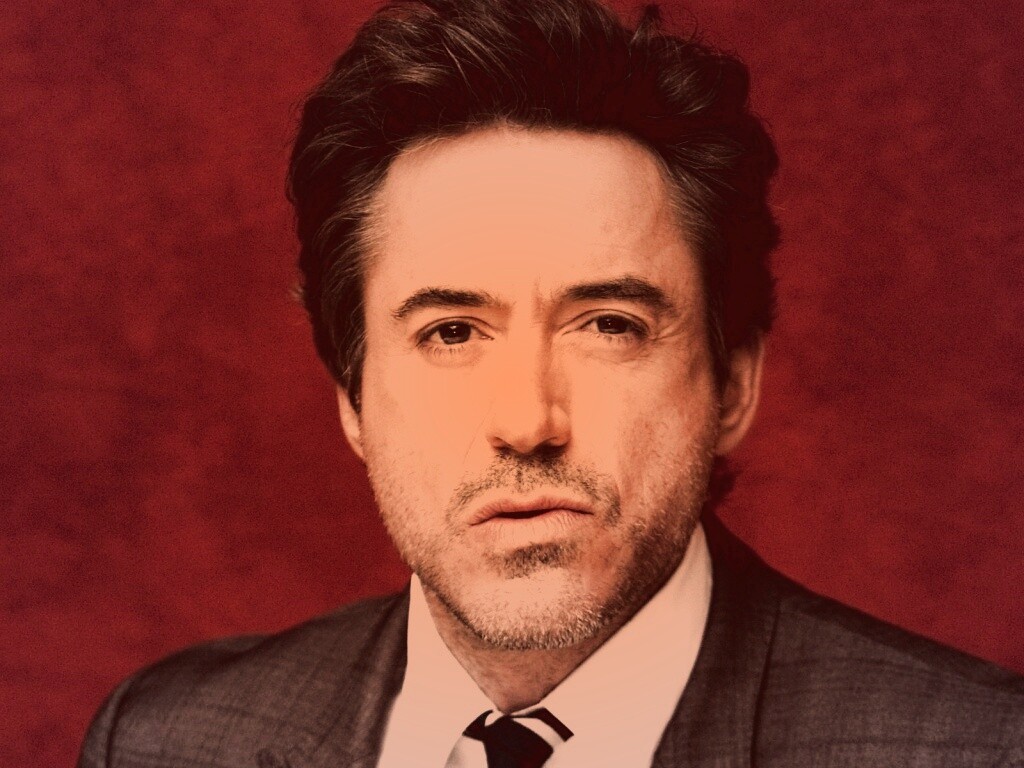 Роберт Дауни младший что-то подозревает обои