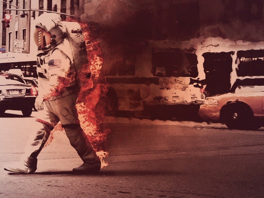 Астронавт в огне обои