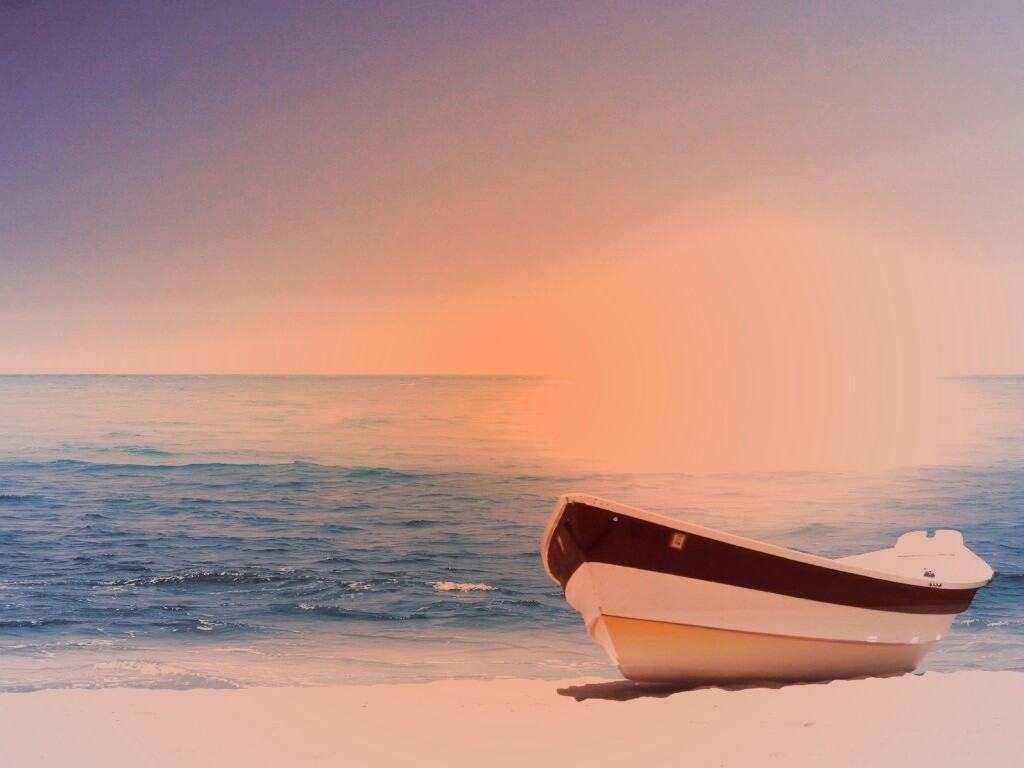 Лодка на пляже обои