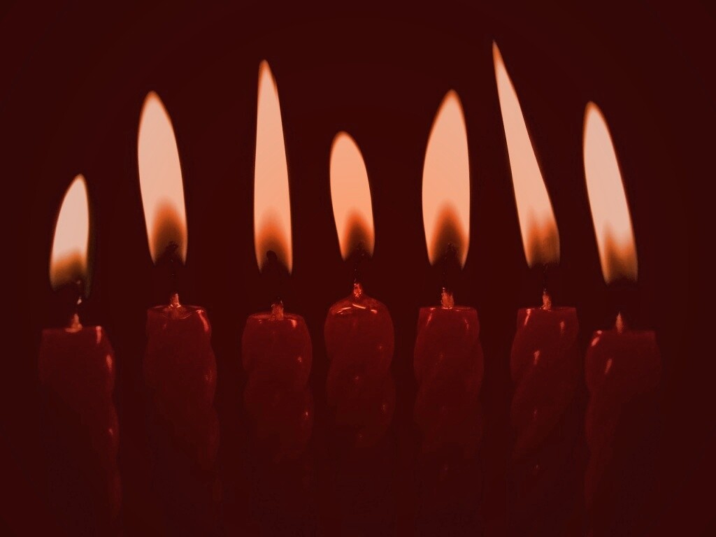 Красные свечи обои
