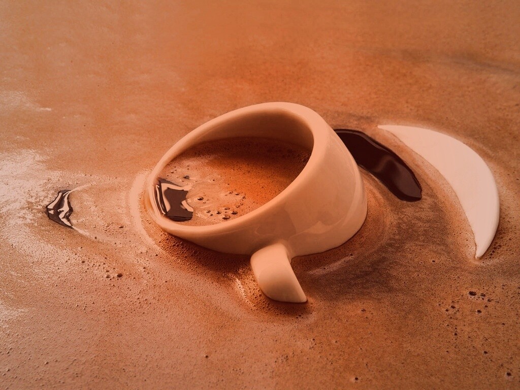 Чашка тонет в кофе обои