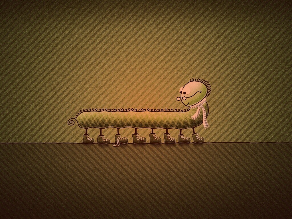 Гусеница в ботинках обои