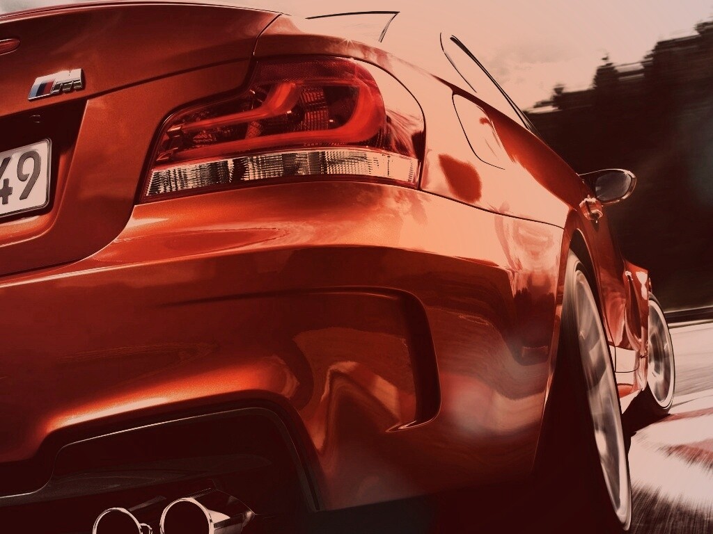 BMW входит в поворот на треке обои