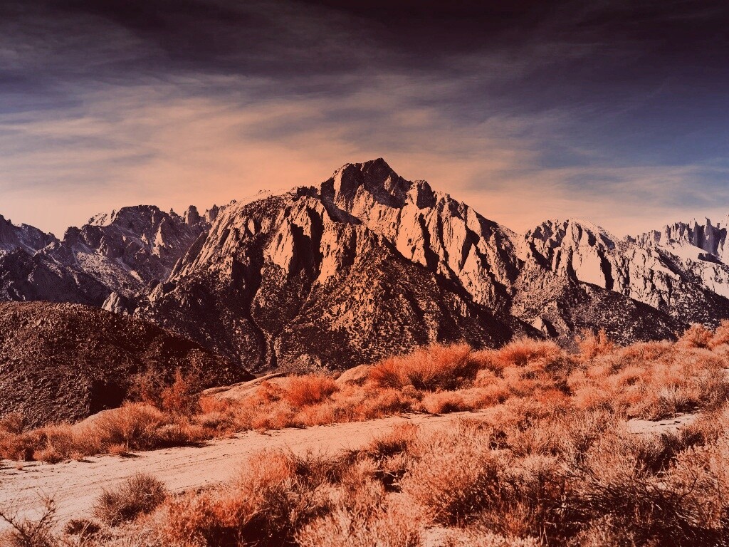 Горы у пустыни обои