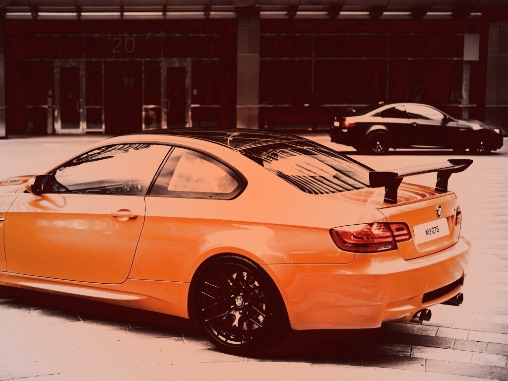 Оранжевый BMW M3 обои