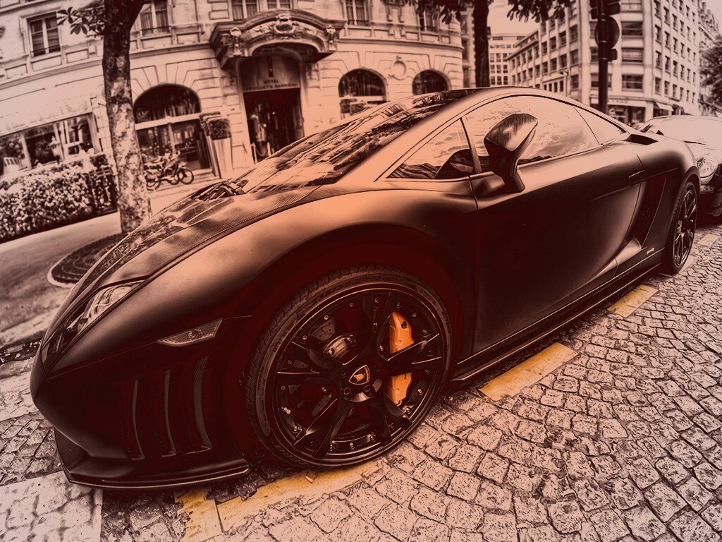 Ламборжини и Порше широкоугольным объективом обои