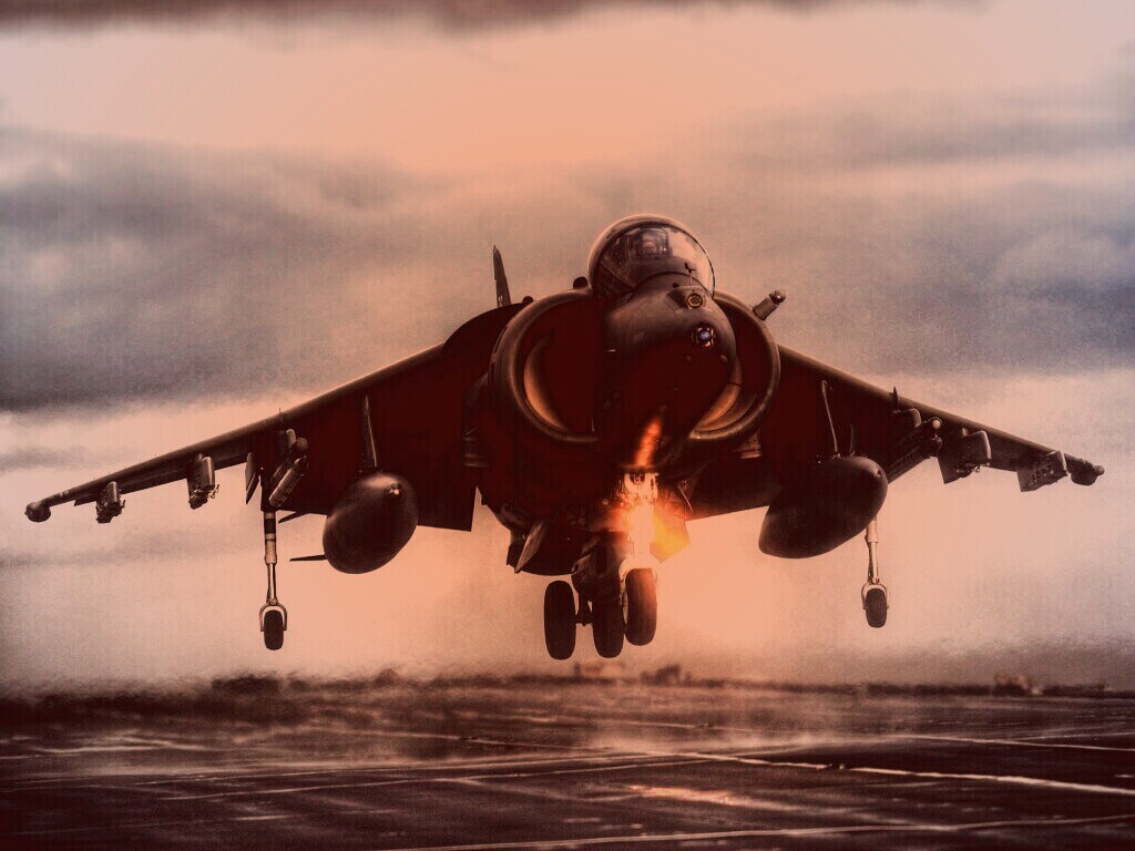 Истребитель на взлете обои
