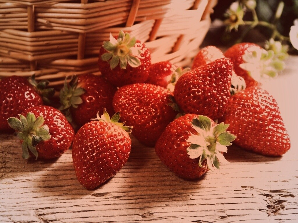 Клубничка обои