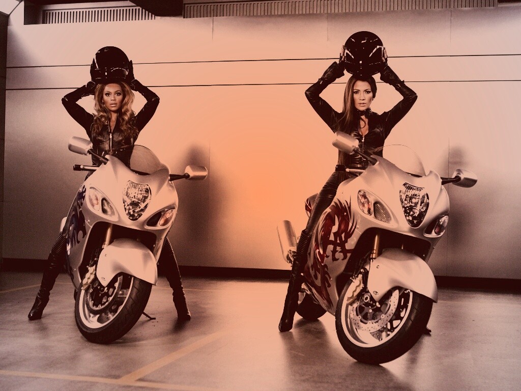Бейонсе и Джей Ло на мотоциклах обои