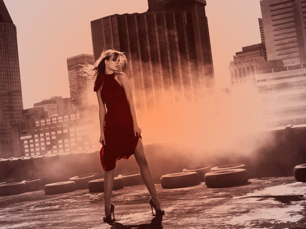 Девушка в красном обои