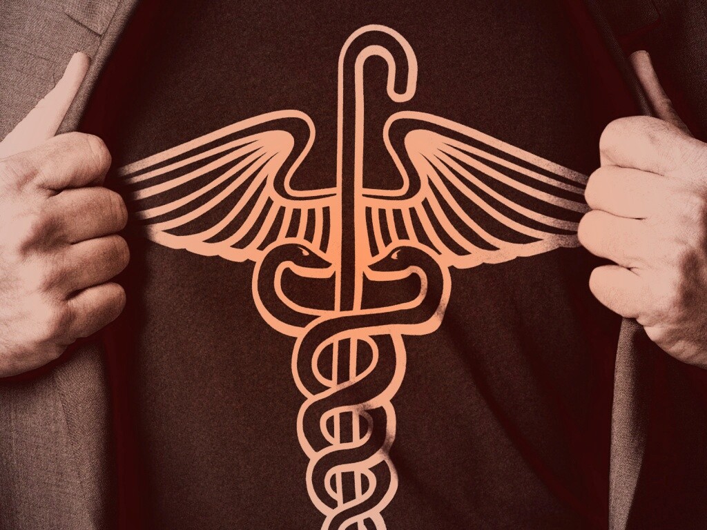 Футболка со змеями и тростью обои