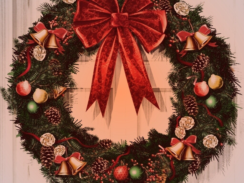 Новогодний венок на двери обои