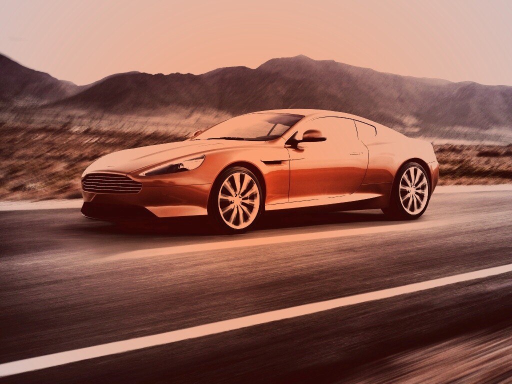 Астон Мартин на шоссе обои