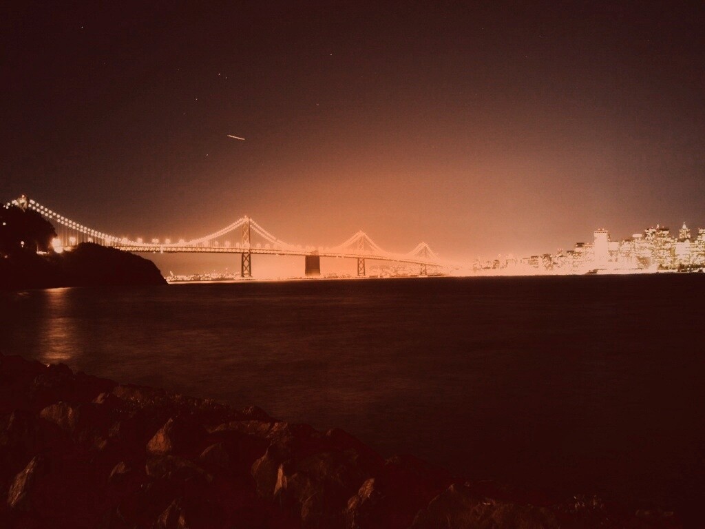 Вид на ночной мост обои