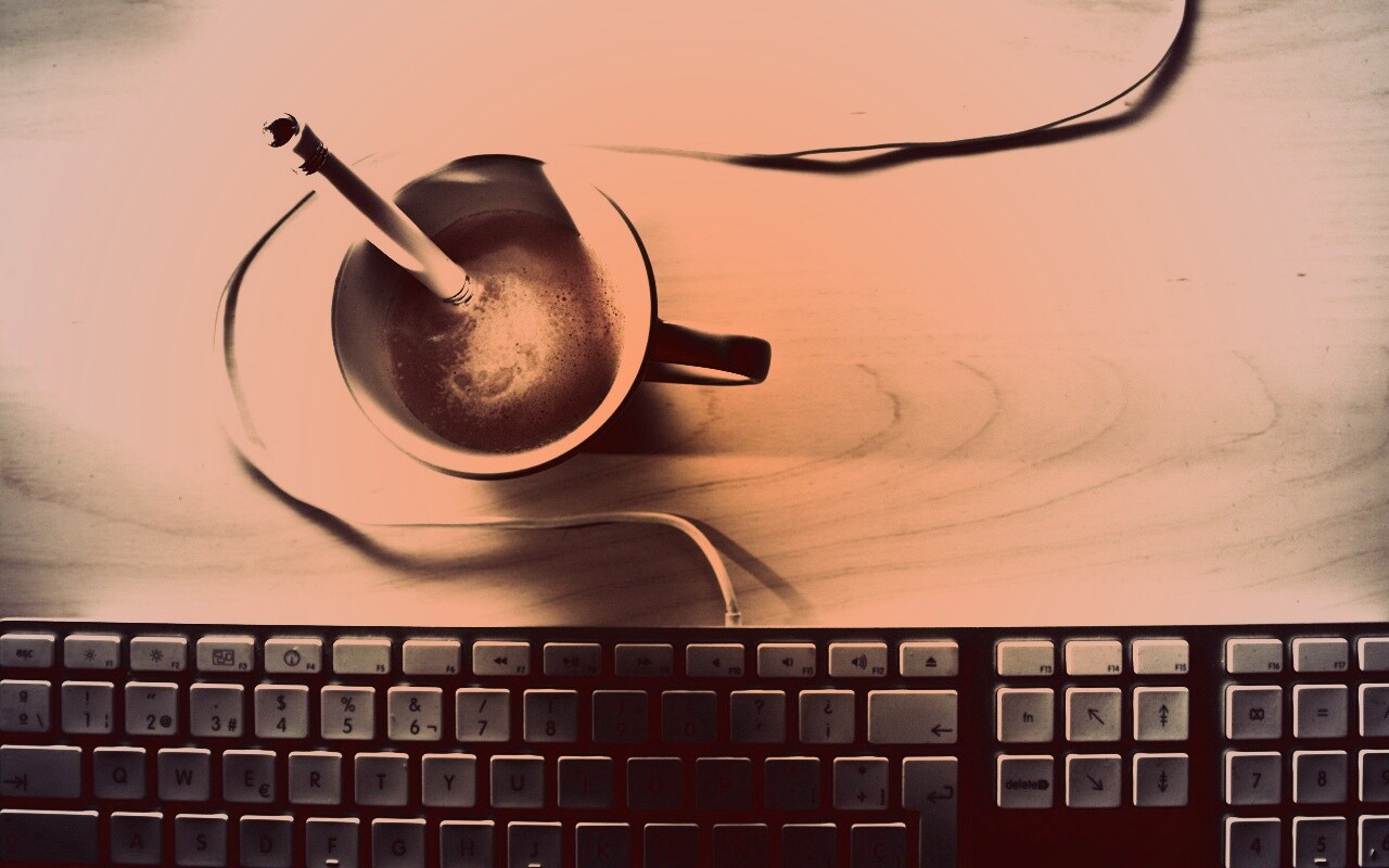 Ручка в кофе обои