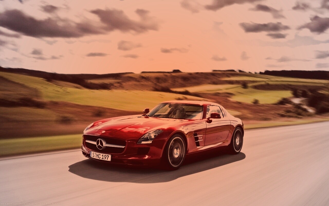 Красный спортивный мерседес обои