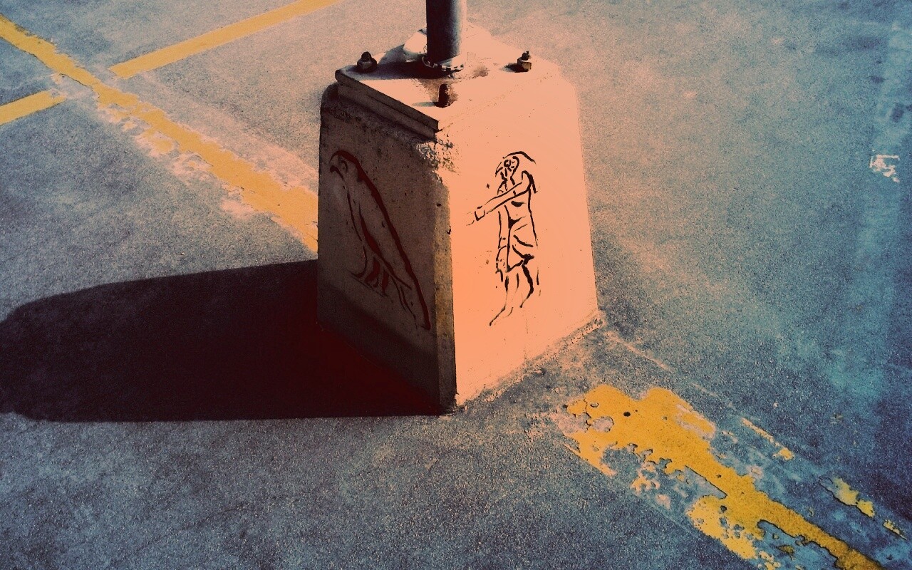 Египетские иероглифы на столбе обои