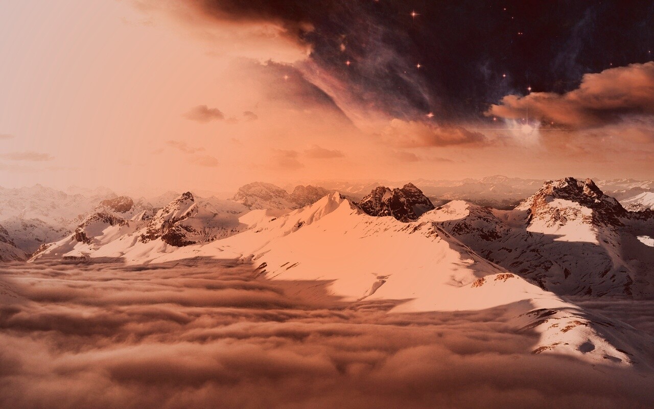 Горный хребет над облаками обои