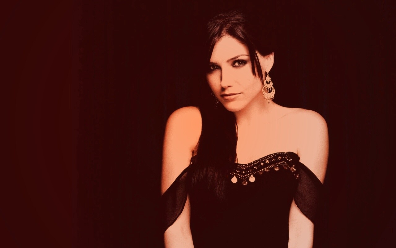 София Буш в черном платье обои