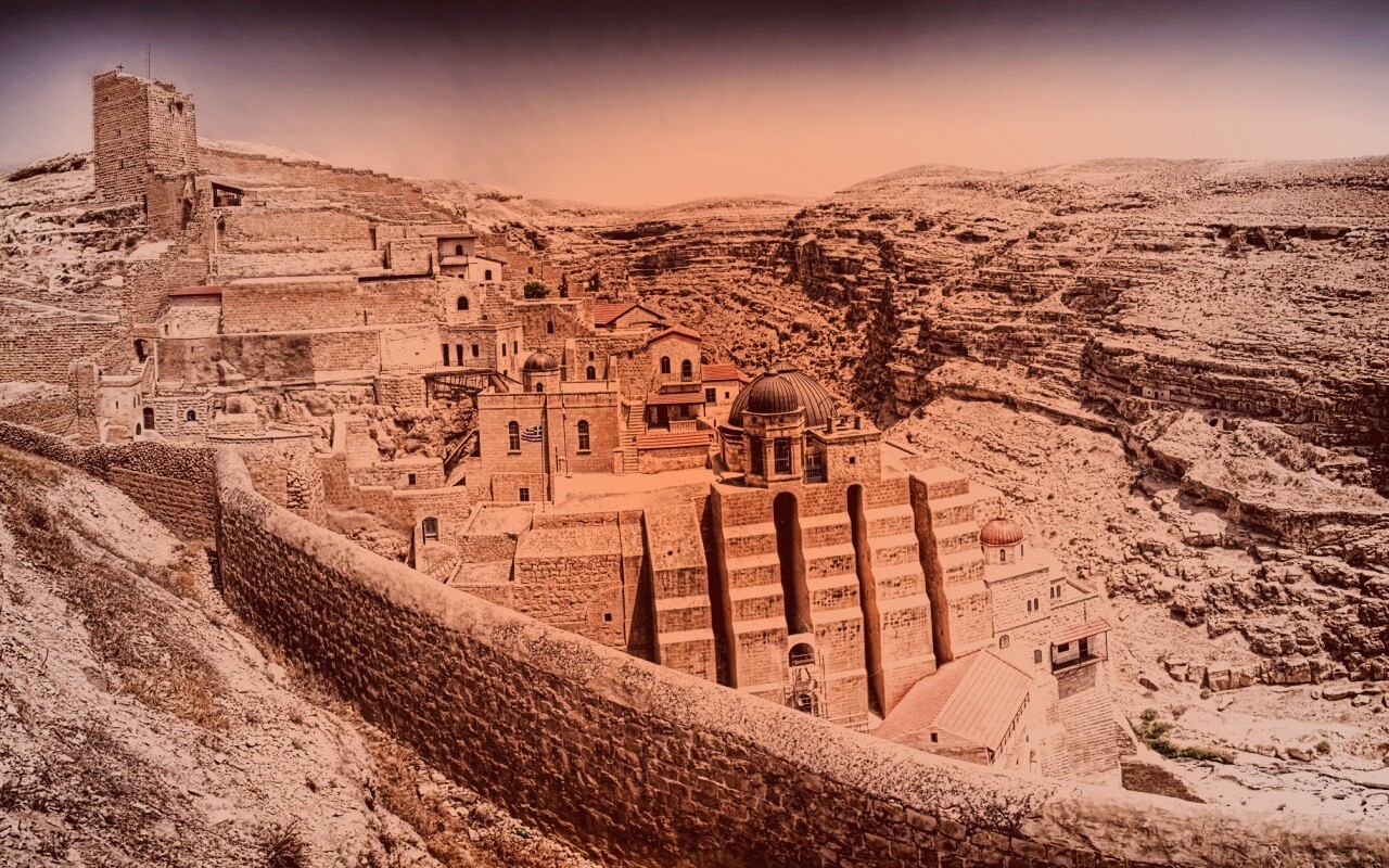 Город среди скал обои