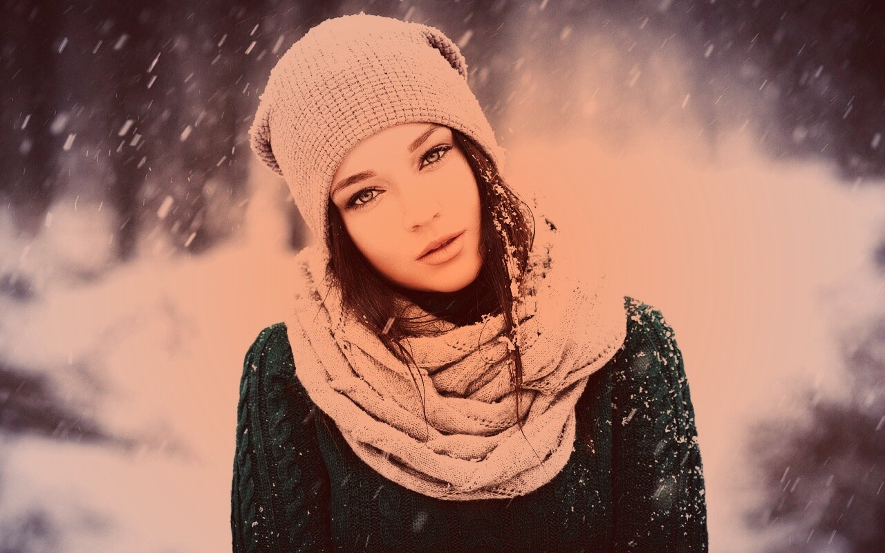 Девушка в снегопад обои