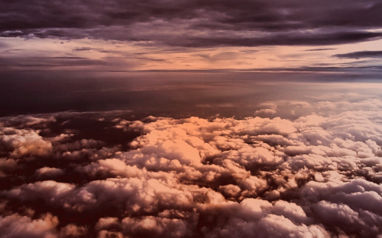 Полет над облаками обои