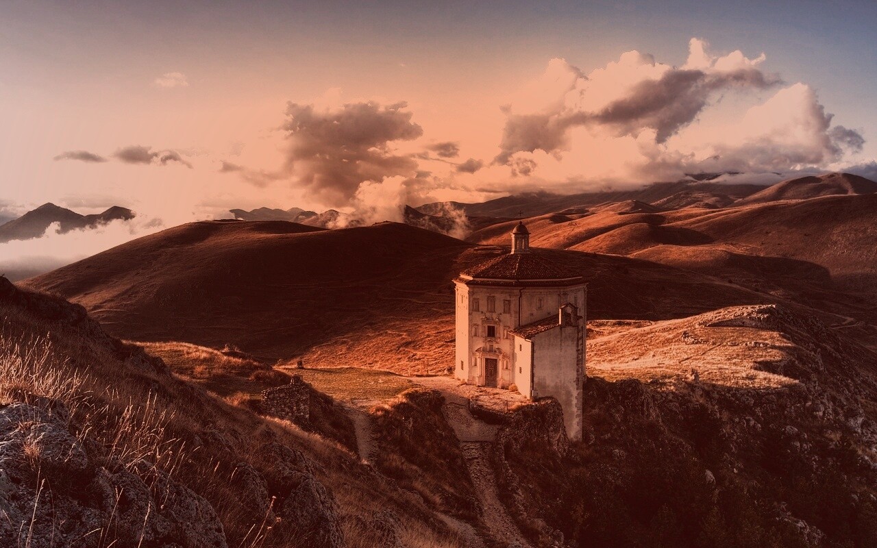 Горная церковь обои
