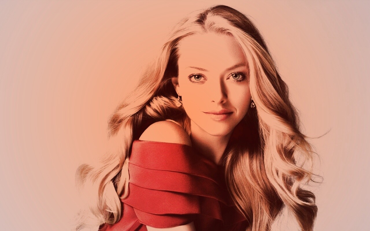 Красавица Аманда Сэйфрид обои