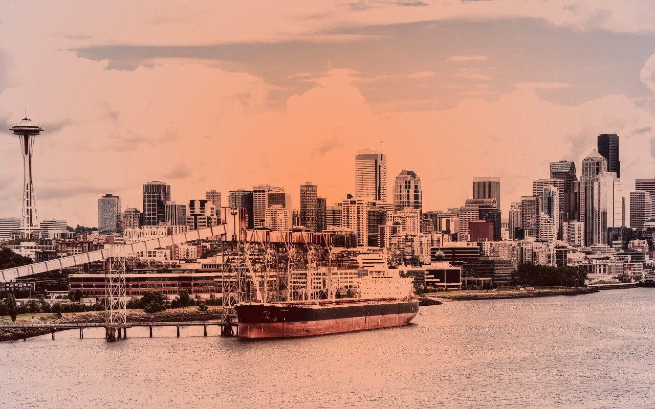 Баржа в ожидании отплытия обои