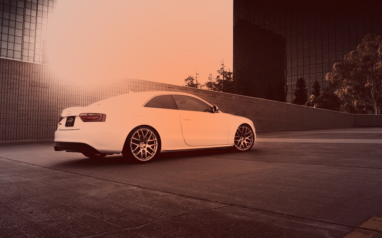 Ауди на парковке обои