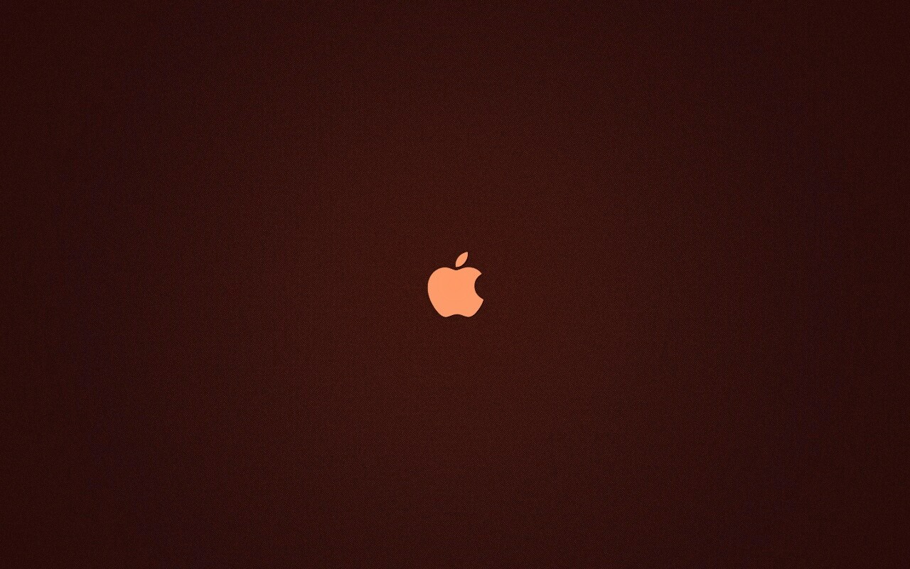 Темный фон - светлое яблоко обои