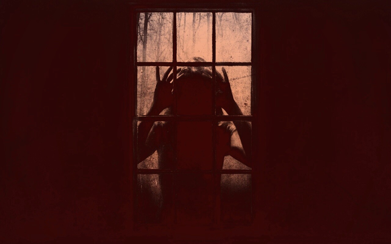 Страшная девоча в окне обои