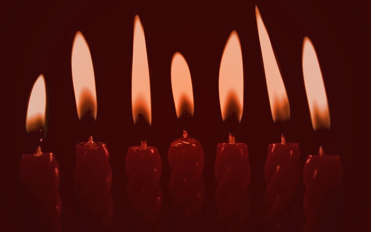 Красные свечи обои